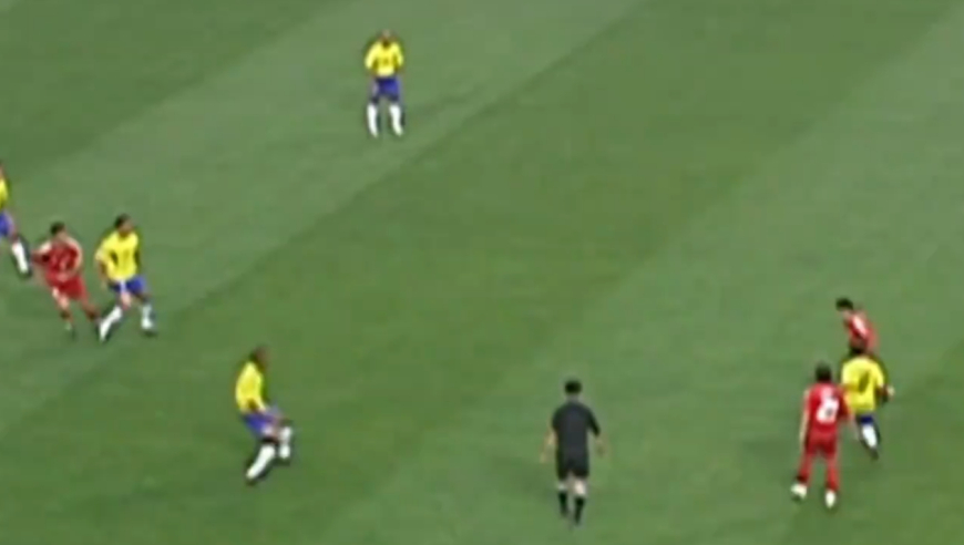 盘点十大战术犯规时刻丨足球赛场十大经典战术犯规名场面