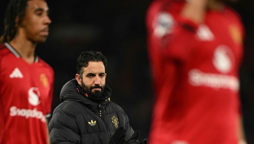 给垫底队送分！40岁阿莫林遭7万人狂嘘+名宿质问，仍嘴硬：少了8主力