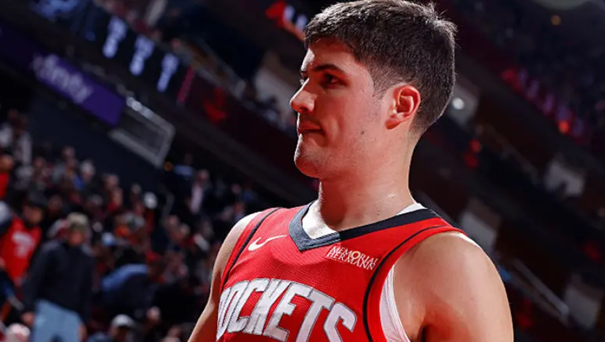 火箭险胜！申京32+2首发最低，特雷杨2人驱逐，杜兰特30+7探花创2纪录