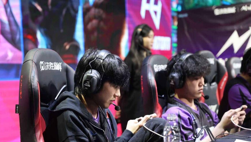 从 “网瘾少年” 到决胜巅峰全球舞台，泰州电竞小伙说这条道路没有“中等生”