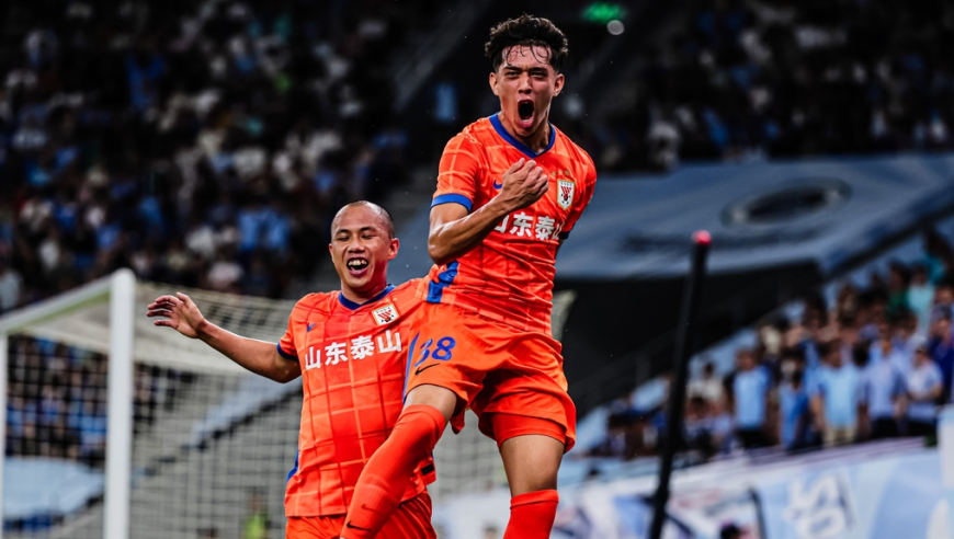 泰山3-1双杀十人深圳：新援斩处子球加西亚恶意踩踏直红