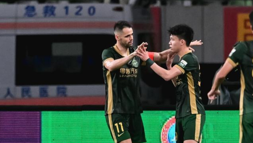 浙江2-2梅州：王钰栋送点助攻中柱轮番抢镜，弗兰克3分钟双响
