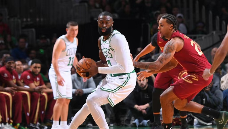 NBA季前赛：绿军最多领先37分大胜骑士 西蒙斯21+6三分