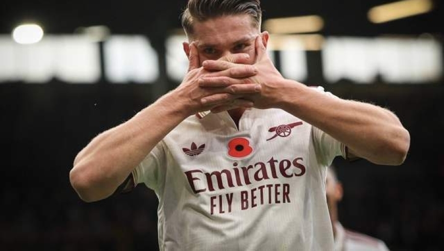 一日英超动向：曼联2-0热刺取四连胜，斯洛特谈对阵瓜迪奥拉