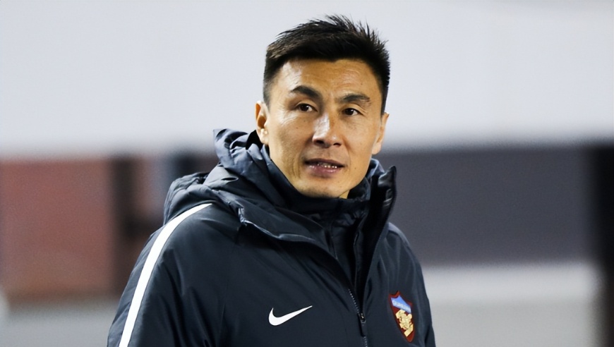 一场0：4将王钰栋打回原形，李玮锋怒批他不配跟武磊比，引发热议