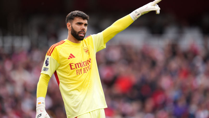 杀人诛心！阿森纳门将跑出禁区解围单刀憨憨大笑，对手弯腰绝望