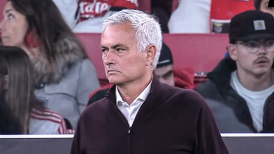 穆帅要哭了！队员进逆天乌龙+门将送空门，本菲卡先进两球被补时绝平