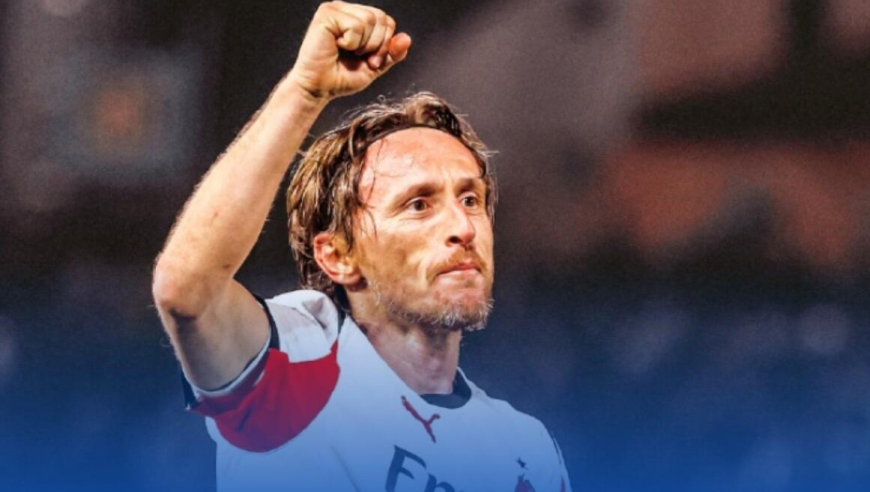 意甲-魔笛绝杀！AC米兰2-1比萨暂距榜首5分，奇克破门，菲尔克鲁格失点