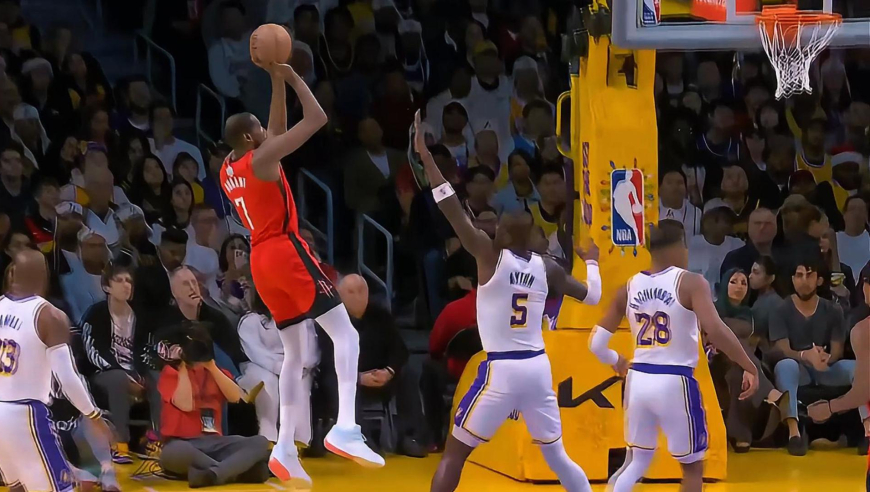 首节就要崩！火箭四分钟狂轰17分 阿门汤普森连拿8分两次打停湖人