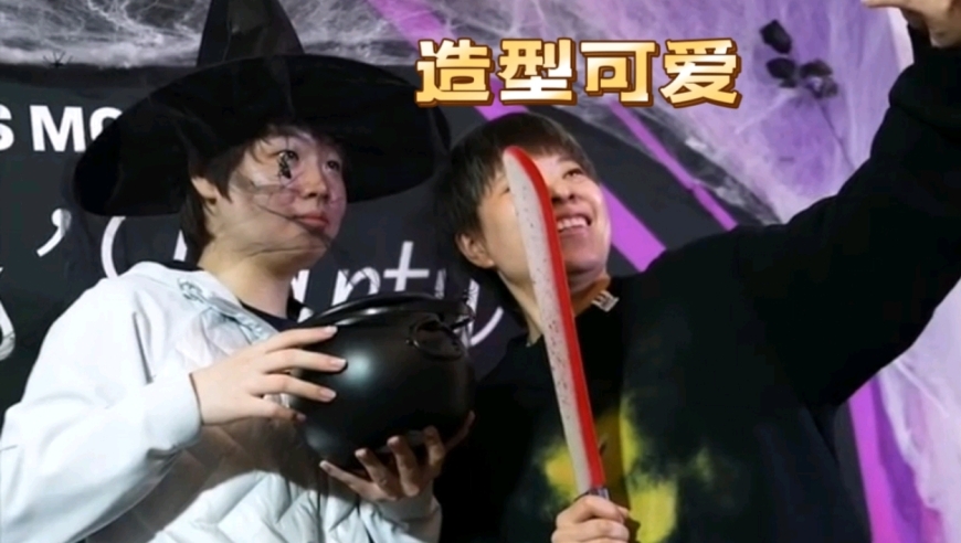 太欢乐！国乒出席蒙彼利埃欢迎晚宴，蒯曼造型搞笑，陈幸同可爱