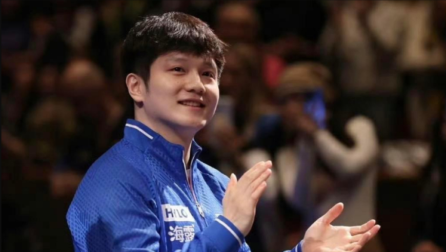 排面！樊振东赛后一路小跑和总领事会面鞠躬握手，恩师：娘家人来了！