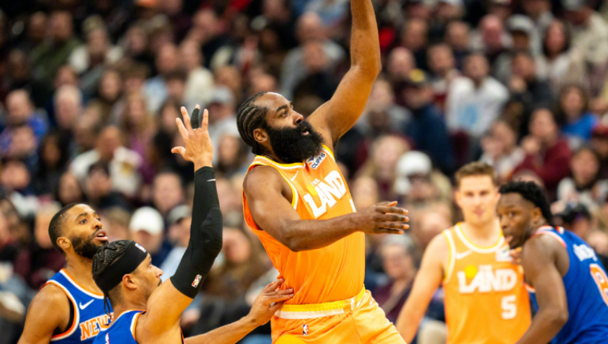 骑士109-94尼克斯！无解的不是赢球，而是哈登赛后对米切尔的表态