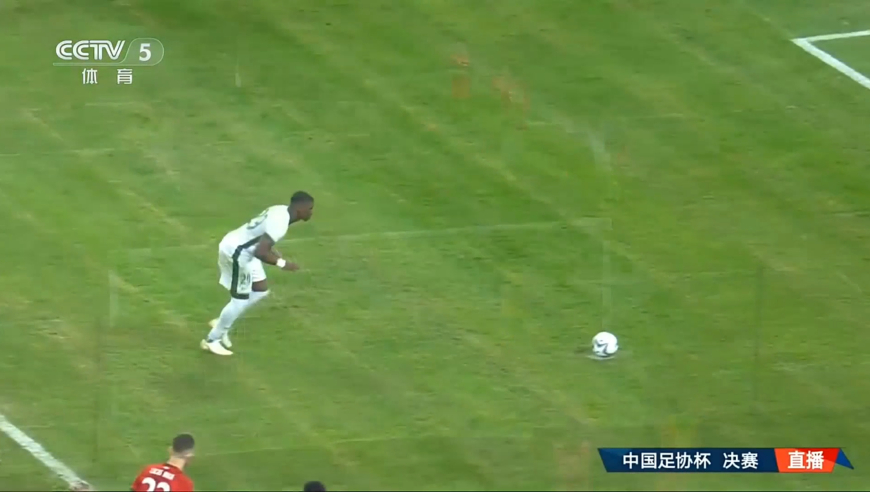 半场梅开二度！法比奥乱战中补射得手+造点亲自将球打进
