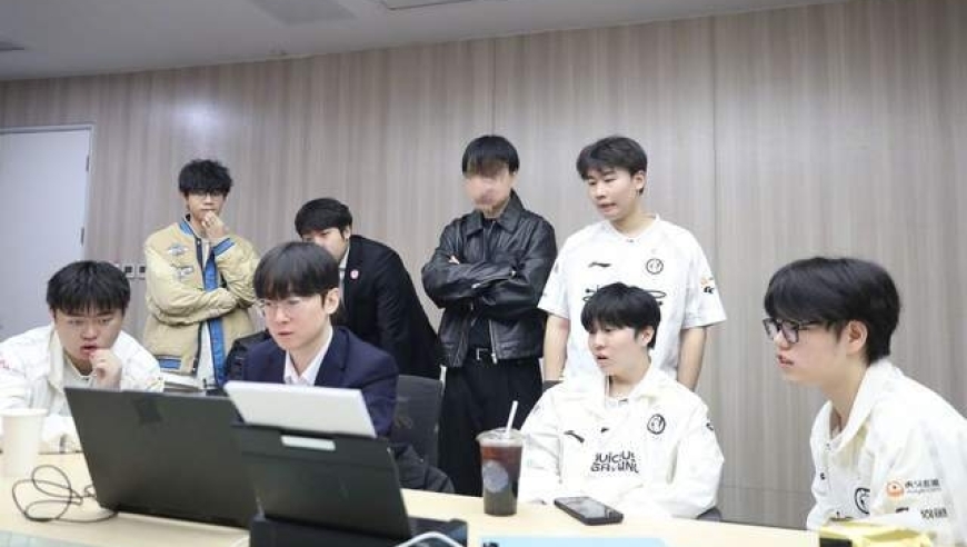 去年LPL四号种子，今年差点提前放假！iG晋级Rookie发言粉丝泪目