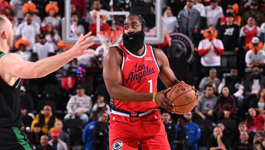 祖巴茨复出，6连胜快船31分惨败！泰伦卢迷之操作坑苦哈登和小卡