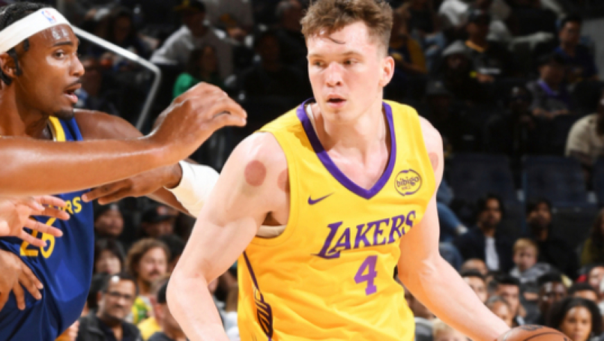 NBA夏联：库里观战勇士逆转湖人 克内克特13中3斯威德24+8