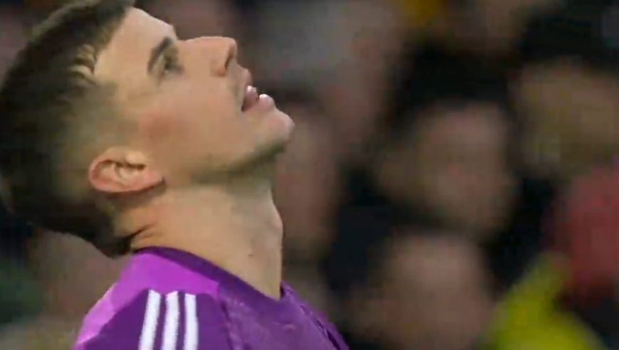 超级巨大失误！利兹门将解围变乌龙，阿森纳笑纳，马杜埃凯独造2球