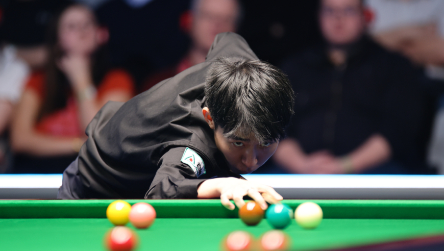 常冰玉对手演出年度小品 超1分自做斯诺克 中国小将上演戏剧大逆转