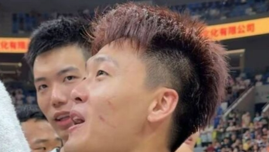97-77！周鹏挥拳击倒对手！网友怒批败人品
