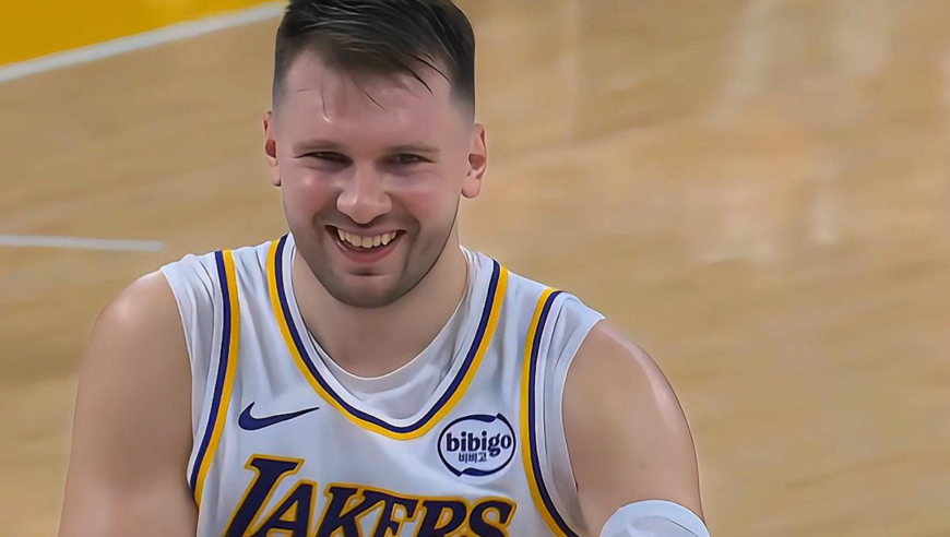 一人打一队！灰熊火力全开打穿湖人 东契奇一人6分对轰灰熊全队