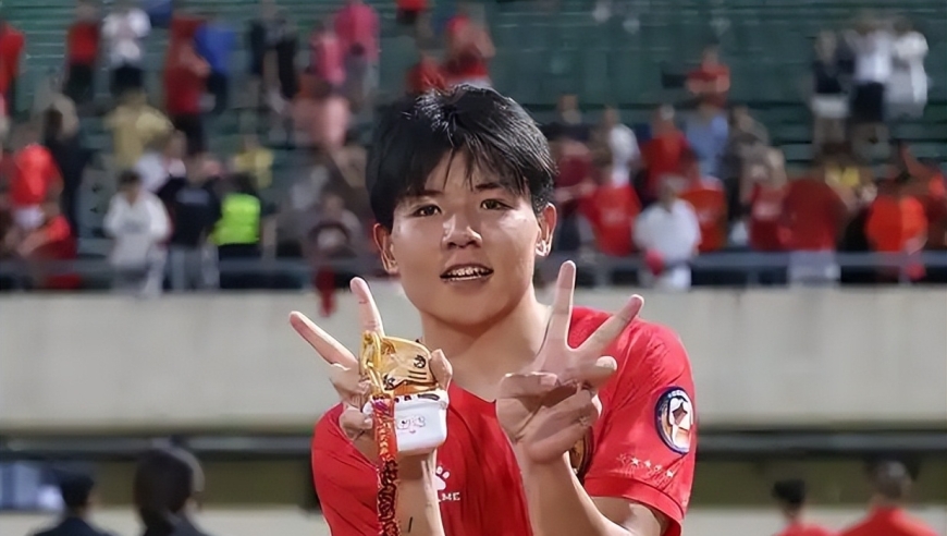 一步登天？媒体人：英超球队邀请徐彬加盟！“新郑智”呼之欲出